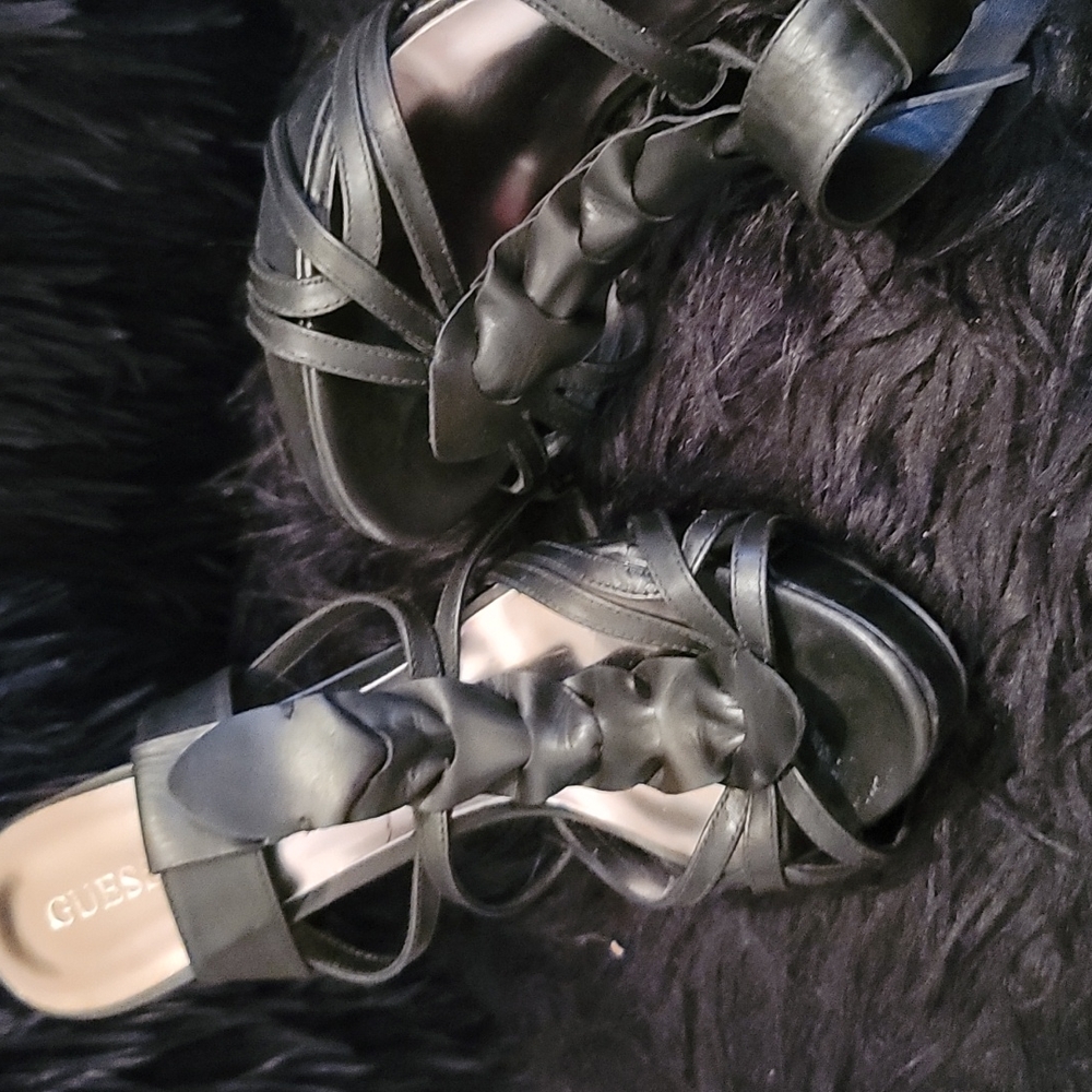 Shoe